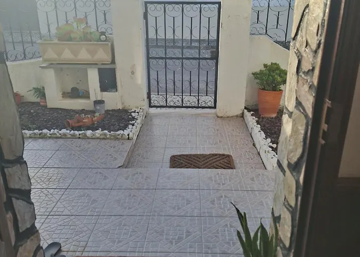 Romao Δωμάτια σε οικογενειακή κατοικία Monsoa